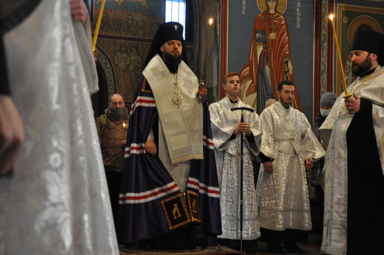 У Києві відбулась панахида за загиблими захисниками Донецького аеропорту 24 У Києві відбулась панахида за загиблими захисниками Донецького аеропорту 24