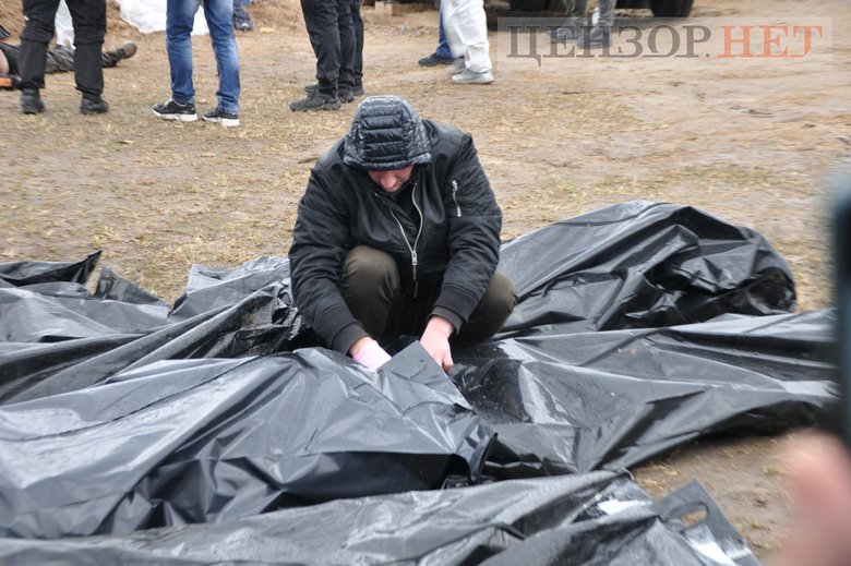 Exhumation of Ukrainians killed by occupiers began in Bucha 08
