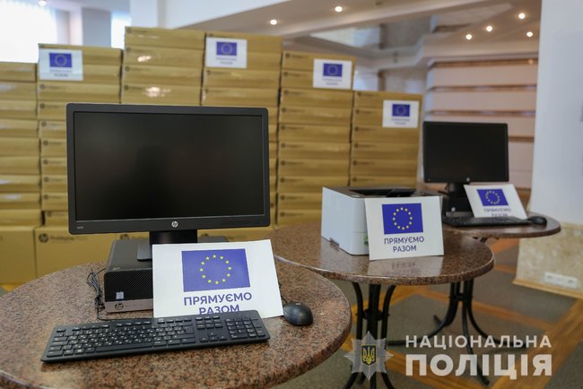 Міжнародні партнери передали 150 компютерів для Департаменту стратегічних розслідувань Нацполіції 02
