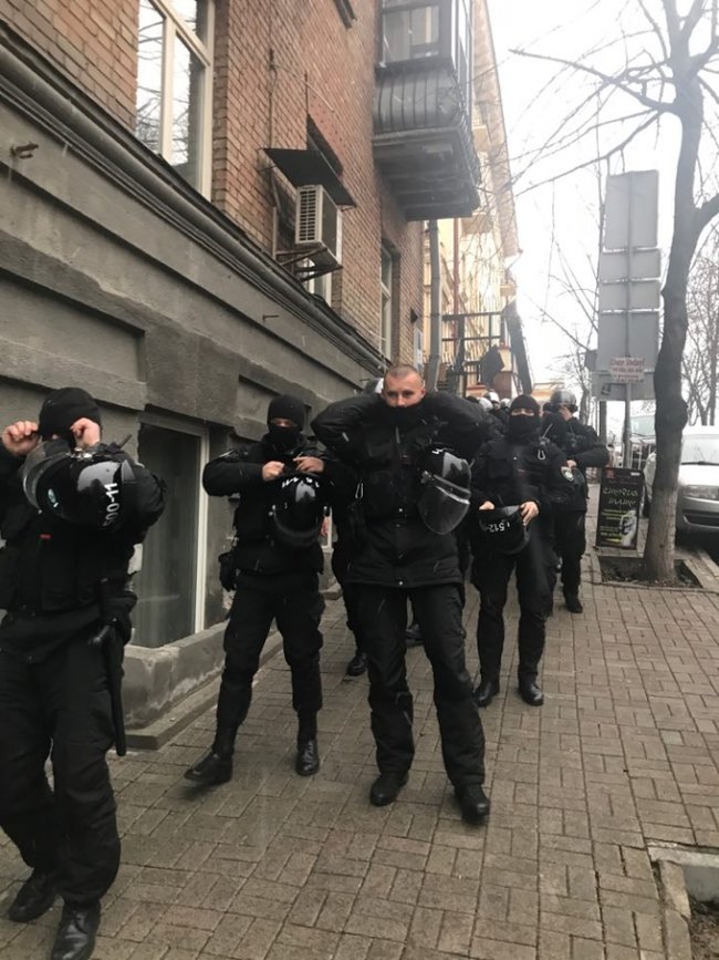 У Саакашвили в квартире проходит обыск, - Сакварелидзе 06