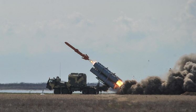 Українські крилаті ракети зможуть знищувати військові кораблі РФ будь-якого класу, а за необхідності - знести Керченський міст, - Турчинов