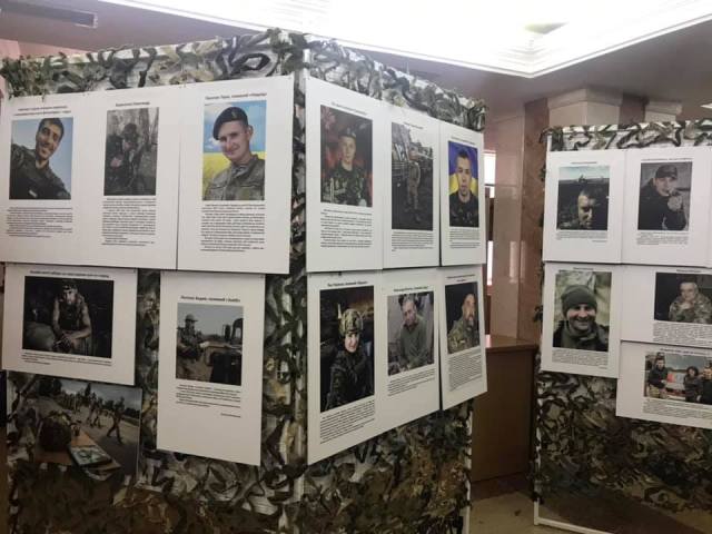 Картини українських воїнів покажуть у Великій Британії 01