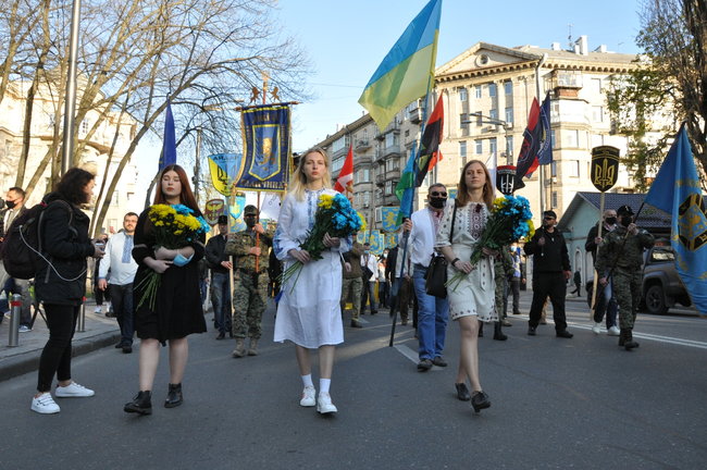 У центрі Києва відбувся марш вишиванок на честь дивізії СС Галичина 19