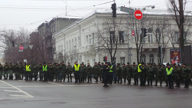 Правоохоронці перекрили бульвар Шевченка в центрі Києва 04