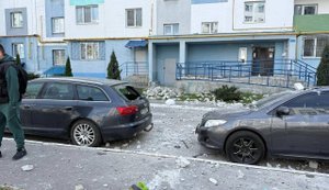 Рашисти атакували зупинку громадського транспорту та багатоповерхівку в Харкові: є постраждалий (оновлено). ВІДЕО+ФОТОрепортаж