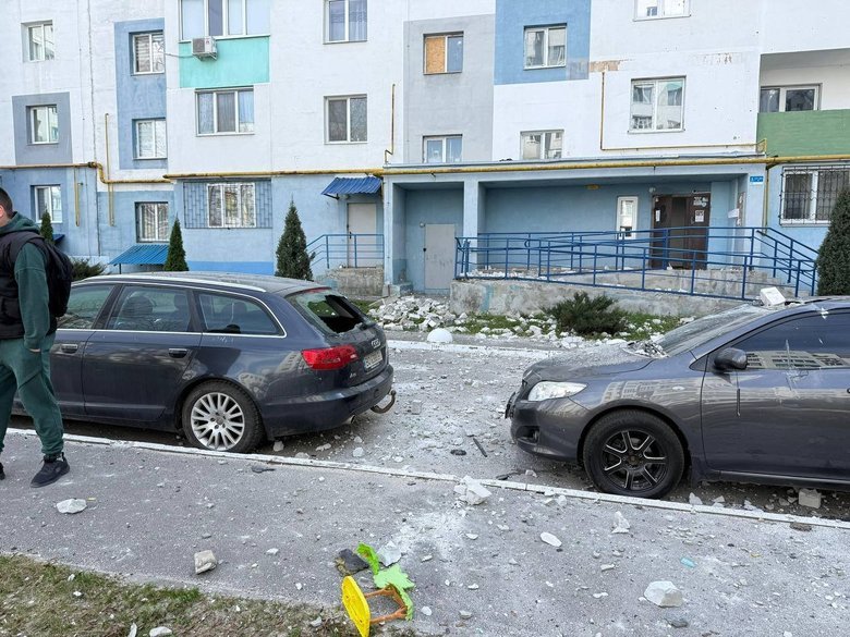 РФ атакувала зупинку громадського транспорту в Харкові