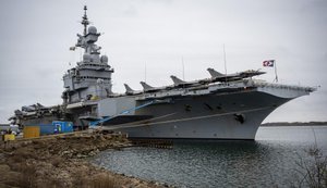 У Франції збудують новий авіаносець