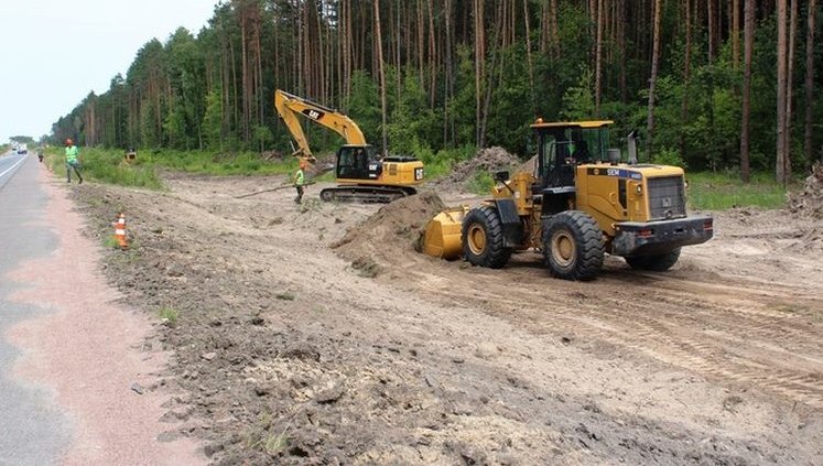 Як китайська корпорація Sinohydro за кредит ЄБРР будує в Україні дорогу з нелегального піску