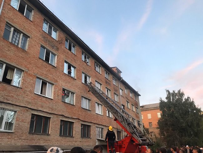 Гуртожиток горів в Умані, постраждали шестеро студентів 02