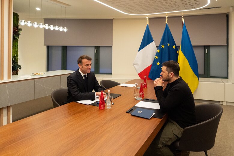 Зеленський провів зустріч із Макроном в Брюсселі 18 грудня