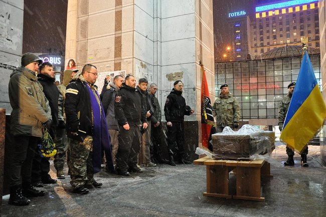 На Майдані Незалежності в Києві відбулося прощання із загиблим бійцем Правого сектора Андрієм Витвицьким, другом Спікером 07