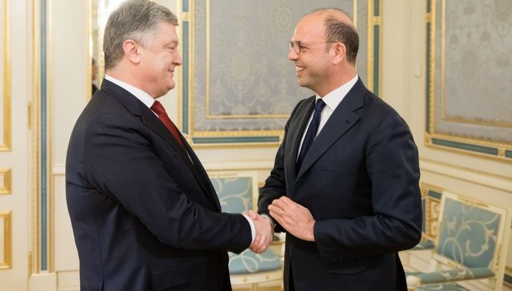 Порошенко й Альфано обговорили пріоритетні питання українсько-італійської взаємодії і ситуацію на Донбасі. ФОТО