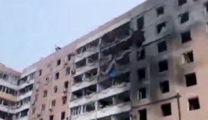 Russian forces strike Zaporizhzhia with KABs: residential building hit. VIDEO
