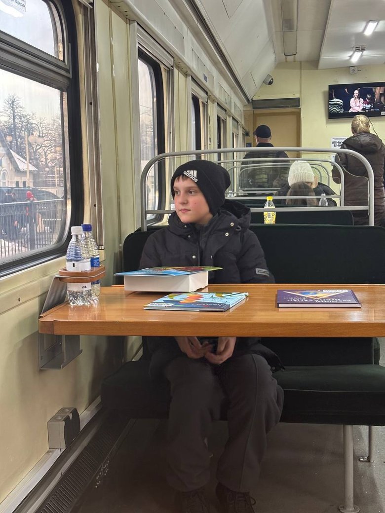 Укрзалізниця розгорнула вагони незламності