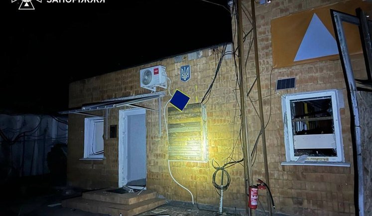 Рашисты обстреляли пожарно-спасательное подразделение в Запорожье. ФОТОРЕПОРТАЖ