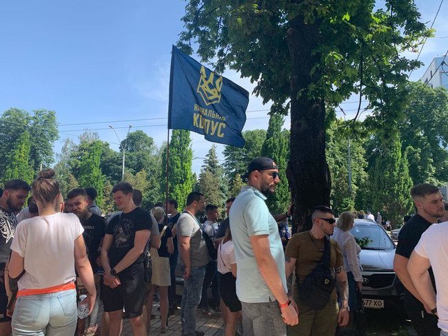 Печерський суд розглядає позов Сивохо і слуги народу Бужанського проти ветеранів АТО. Нацкорпус протестує під судом 02