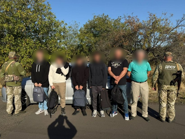 в Одесской области пограничники остановили легковушку с нарушителями