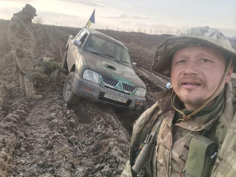 Денис Попов: Бої на Київщині запам’яталися великою кількістю решток тіл окупантів, розкиданих навколо, та безліччю спаленої, знищеної та покинутої техніки загарбників 01