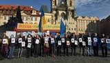 У центрі Праги відбувся флешмоб "Крим - це Україна". ФОТОрепортаж