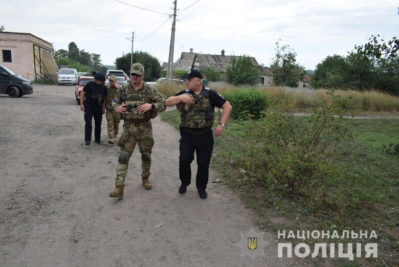 Наслідки ракетного обстрілу Краматорська російськими окупантами 01