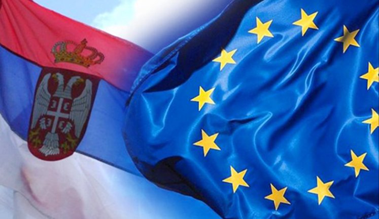 Белград должен пересмотреть выдачу паспортов гражданам РФ, - Еврокомиссия