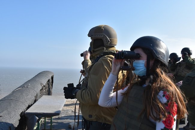 Віцемаршалок Сейму Польщі Госієвська і віцеспікер Сейму Литви Саударгас відвідали зруйноване найманцями РФ Широкине 11