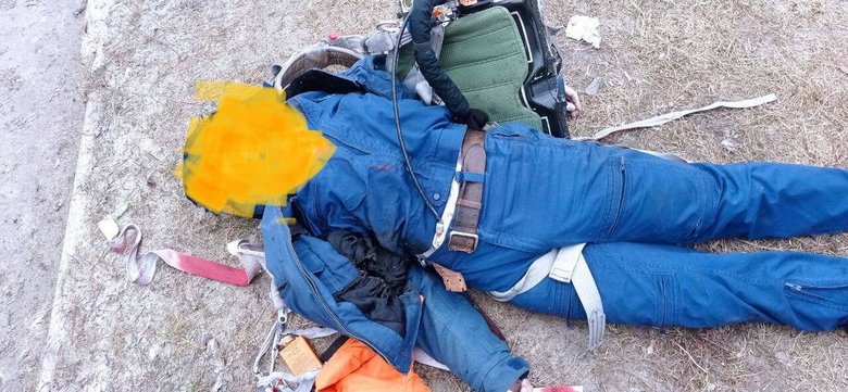 Одного з пілотів збитого у Чернігові російського СУ-25 затримано, другий - знищений 04 Одного з пілотів збитого у Чернігові російського СУ-25 затримано, другий - знищений 04