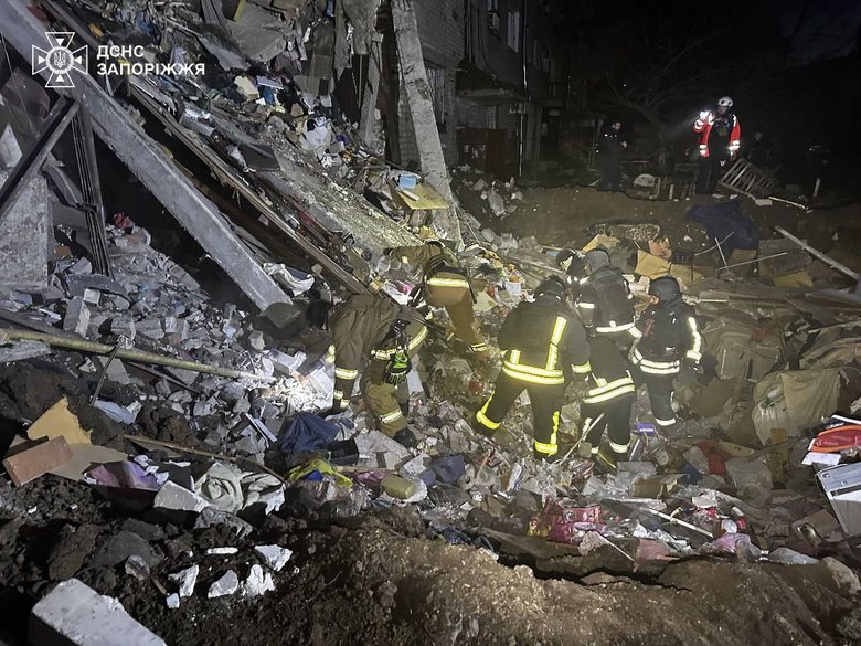 Ballistic and cruise missiles destroyed a high-rise building in Zaporizhzhia.