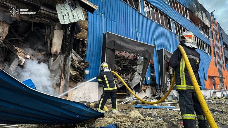 Удар по Київщині 5 серпня: ДСНС ліквідує наслідки