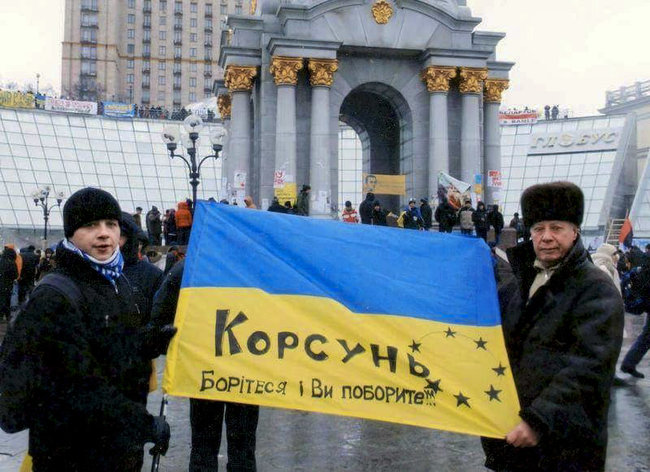 Мама молодшого сержанта міліції Романа Сокуренка (Сокола): Рома побіг витягати хлопців, коли в них стріляв снайпер. Вони йшли на перший штурм Іловайська 06