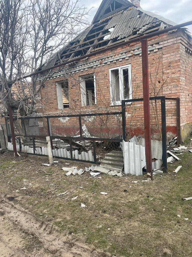 Доба на Донеччині: обстріли Костянтинівки касетними боєприпасами, у Курахівській громаді пошкоджено будівлю колонії, - ОВА 08