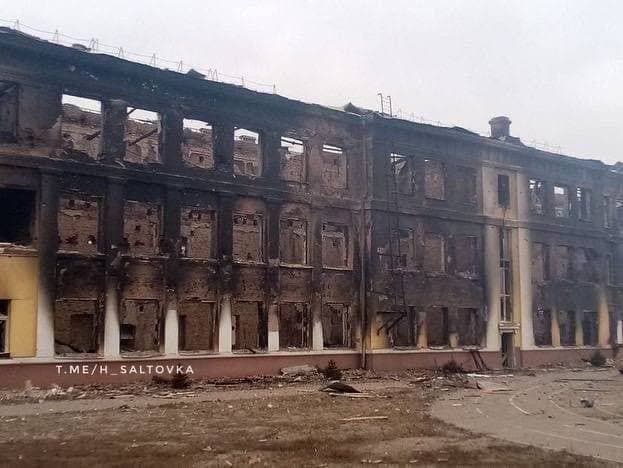 Школа Харкова після обстрілу військами РФ 02