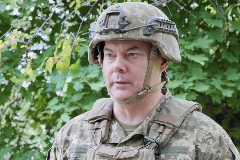 Наєв привітав морпіхів із професійним святом та передав їм прилади нічного бачення: Ви героїчно бороните незалежність України 01