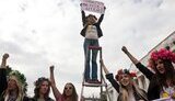 К депутатам пришли активистки FEMEN и порноактриса. ФОТОрепортаж.