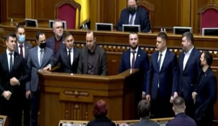 "Бл#дь #баная... Уважаемые коллеги...", - "слуга народа" Негулевский заматерился на трибуне ВР и объявил минуту молчания в память о погибших в Новой Одессе. ВИДЕО