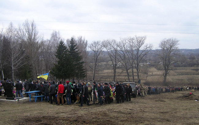 Украинского воина Евгения Керечанина проводили в последний путь на Сумщине 03