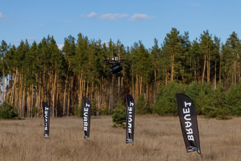 Випробування FPV-дронів на оптоволокні