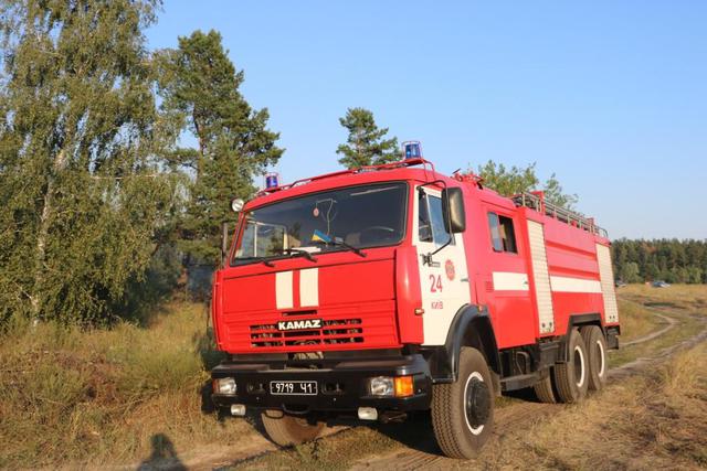 Пожежу біля Броварського проспекту в Києві локалізовано, - ДСНС 04