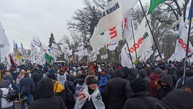 Сьогодні ФОПи знову пікетують Раду 03