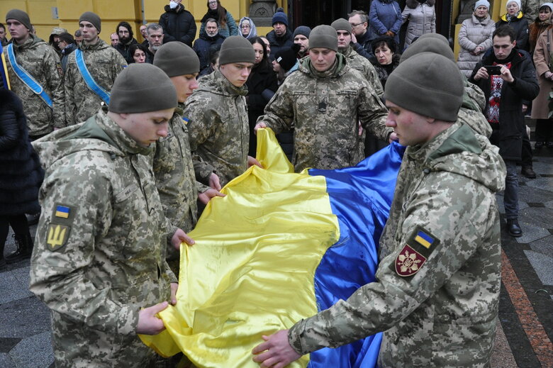Із українським захисником та одним із розробників гри S.T.A.L.K.E.R Володимиром Єжовим, який загинув у боях під Бахмутом, попрощалися в Києві 19