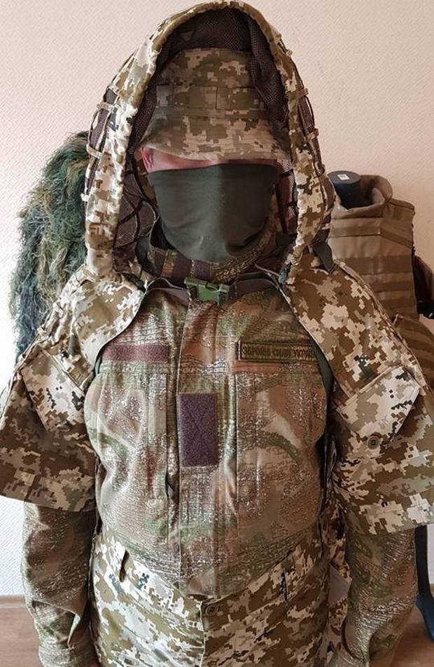 Новий маскувальний костюм снайпера показали в ЗСУ 01