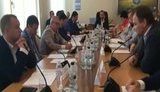 "Люди - украй недбало одягнені, без будь-яких розпізнавальних знаків. Я взагалі вважав, що це люди з Майдану", - нардеп Пономарьов про напад на журналістів у Раді. ВIДЕО