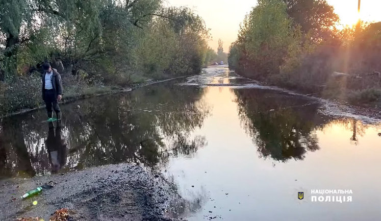 В Черкассах разлилось 100 тонн азотного удобрения, - полиция. ВИДЕО