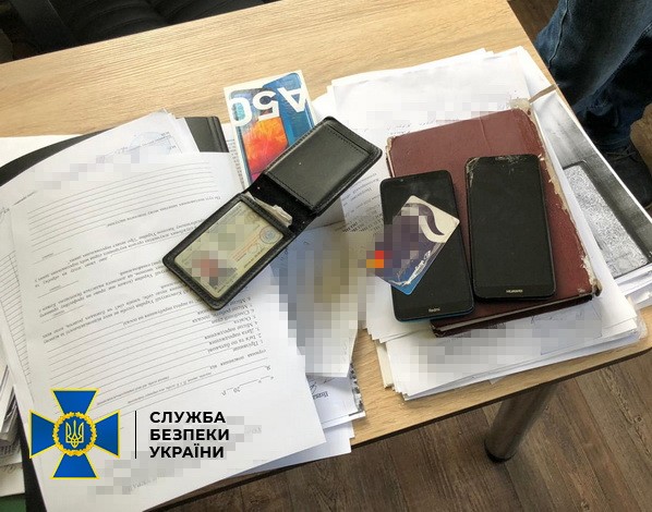 Начальник сектору кримінальної поліції Житомирщини систематично вимагав гроші у підприємця, - СБУ 01
