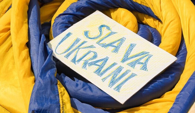 Найбільший у світі український прапор розгорнули в Австралії. ФОТОрепортаж