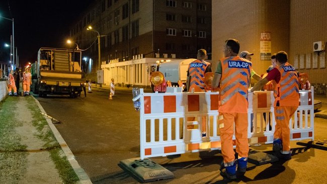 У Дніпрі на 26 вулицях відновлюють дорожнє покриття 01