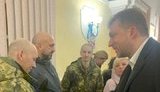 Міністр оборони Загороднюк зустрівся зі звільненими з полону військовослужбовцями. ФОТО