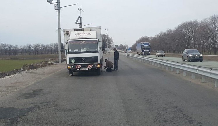 Водители грузовиков препятствуют работе нового габаритно-весового комплекса на Криворожской трассе, - Голик. ФОТО