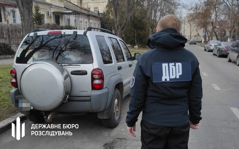 ДБР автівки від волонтерів