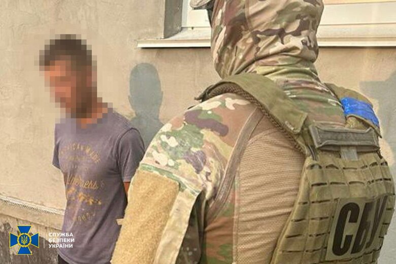 СБУ затримала рекетира, який вибивав гроші з родин загиблих військових 02